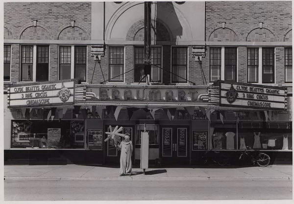 Braumart Theatre - From Thebraumartdotorg (newer photo)